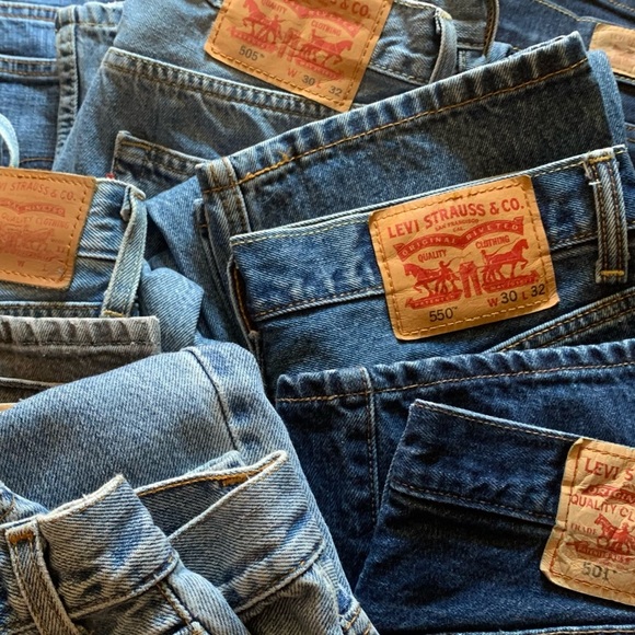 LEVI’S - Picture 1 of 2